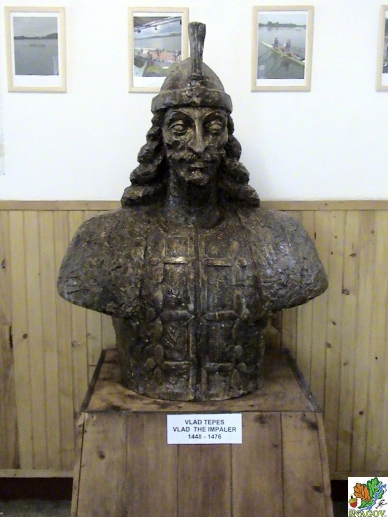 Statuie Vlad Tepes